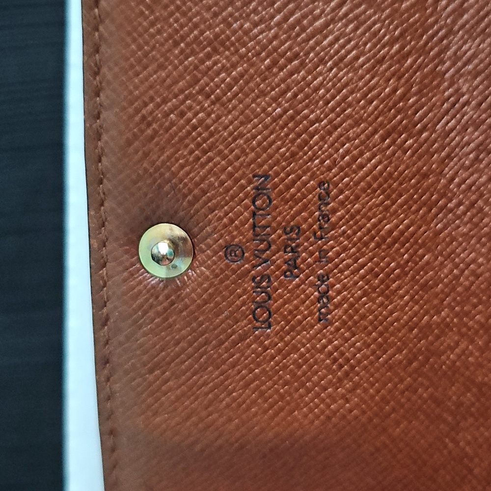 Louis Vuitton Monogram Sara Wallet - Picture 4 of 12